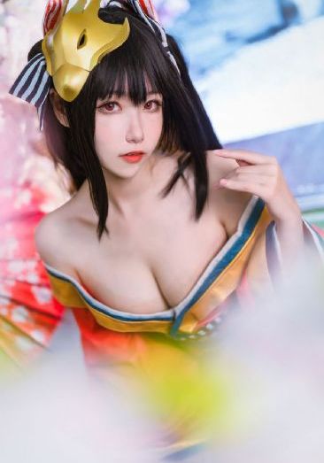 欧美大片迅雷下载_十万网红美女美酱