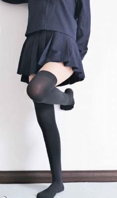日韩精品成人色亚卫论坛_老版国语字幕