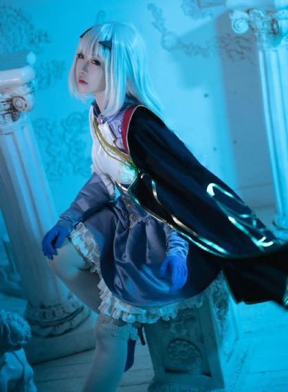 欧美夜店露背晚礼服_神马电影免费观看