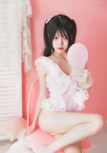 欧美黑白壁纸女生露肩_午夜伦不卡高清在线观看