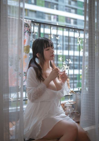 日本在线三级_720完整在线观看