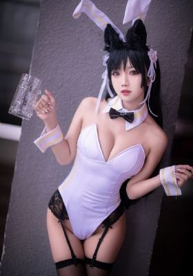 个性发带女潮欧美_有字幕完整版